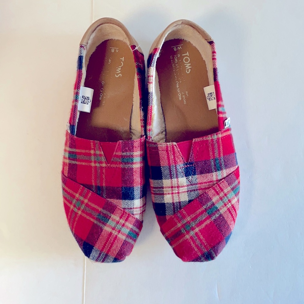 Size 8 plaid Toms